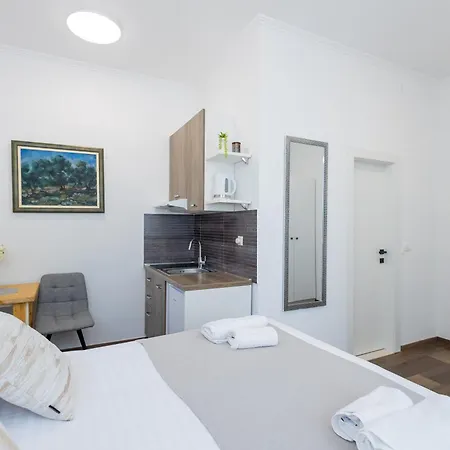 Varos Gasthuis 3*