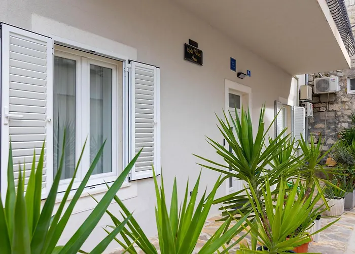 Varos Pensionat Split