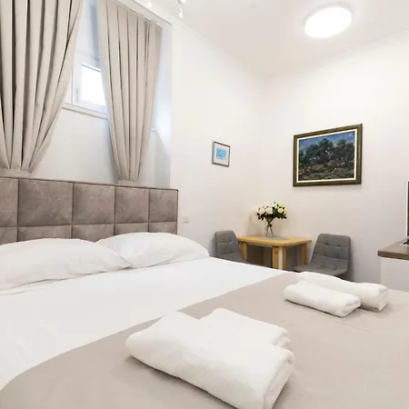 Guest house Varos 3*