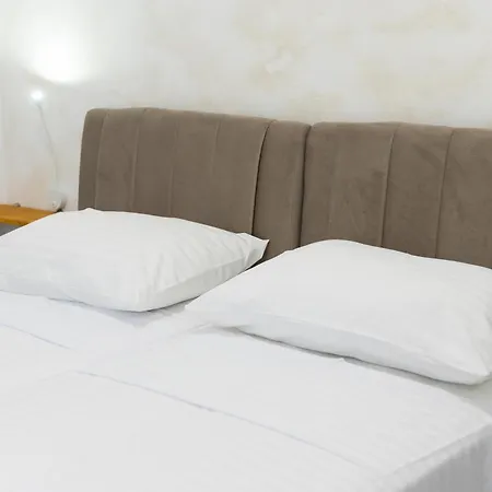 Varos Guest house 3*