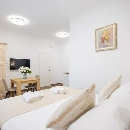 بيت ضيافة Varos سبليت