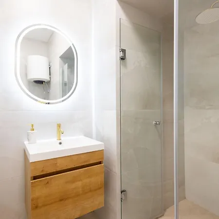 Varos بيت ضيافة سبليت