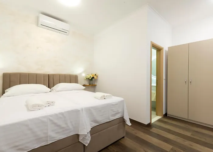 בית הארחה Varos 3*