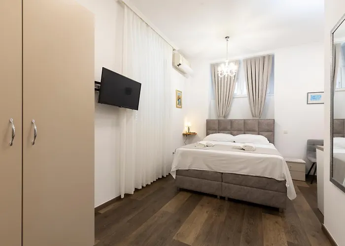 בית הארחה Varos 3*