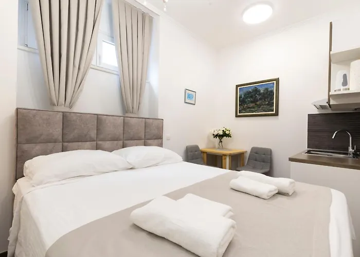 בית הארחה Varos 3*