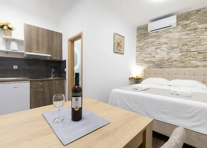 בית הארחה Varos