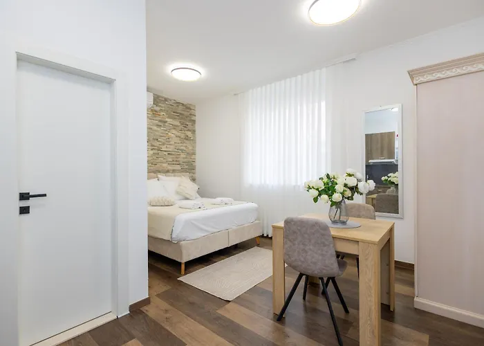 בית הארחה Varos