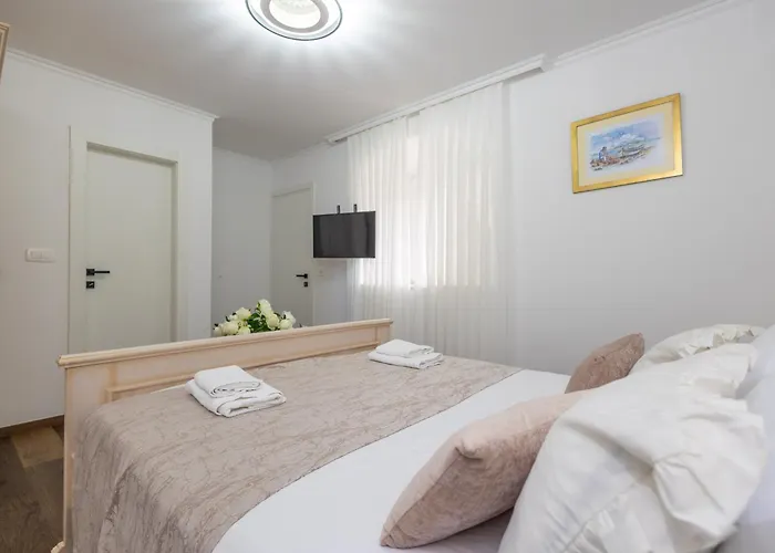 בית הארחה Varos 3*