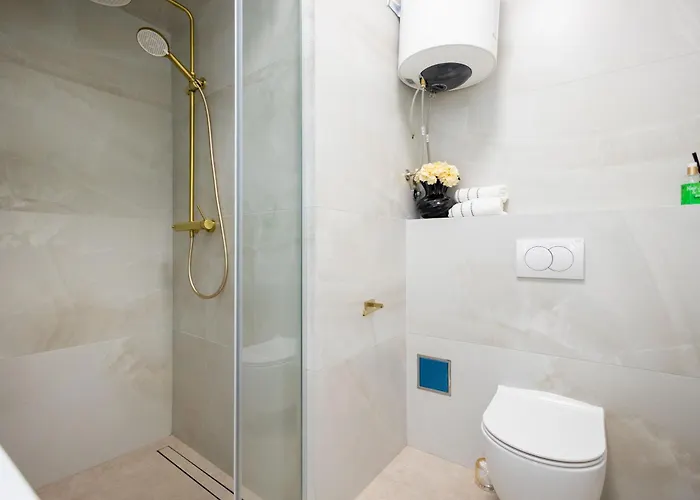 Varos בית הארחה