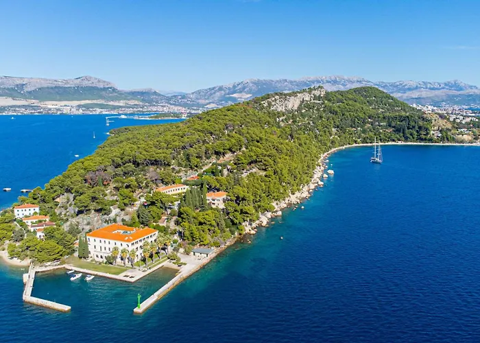 Varos בית הארחה 3*