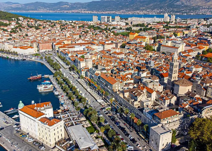 بيت ضيافة Varos 3*