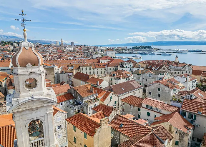 Varos בית הארחה 3*