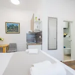 Varos 3*